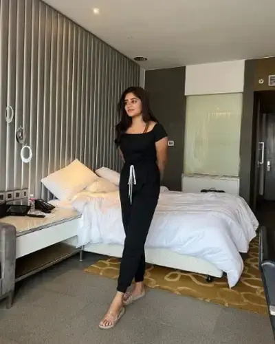 Call Girls Marina Beach Cash On Delivery